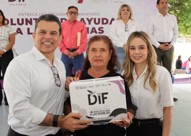 Entregan Lucy y Lalo 3 mil insumos alimentarios