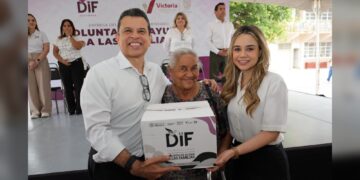 Entregan Lucy y Lalo 3 mil insumos alimentarios