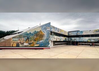 Evalúan autoridades educativas limitar el uso del celular en las escuelas