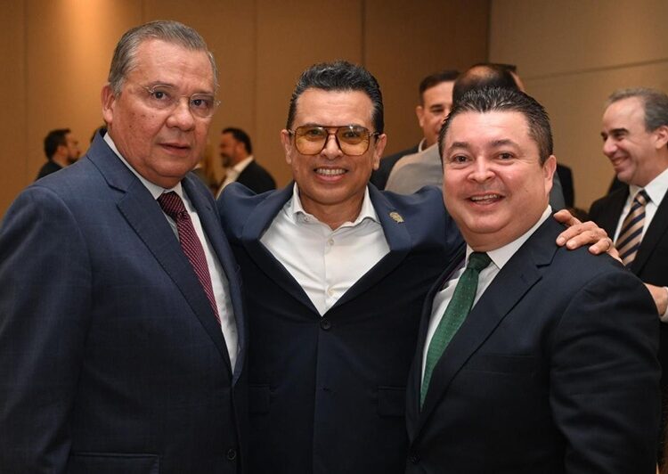 Fortalecen colaboración alcalde de Victoria y AMPI