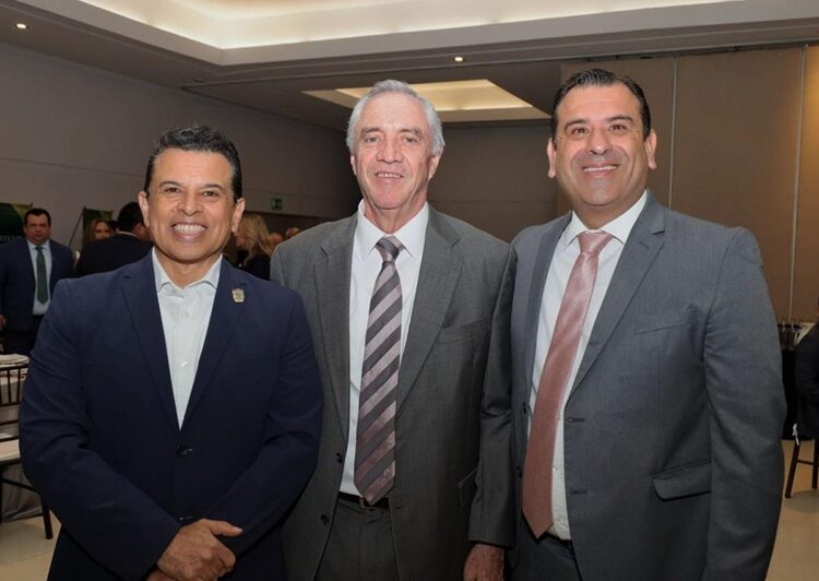 Fortalecen colaboración alcalde de Victoria y AMPI