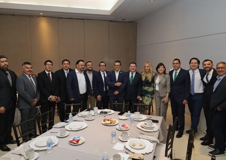 Fortalecen colaboración alcalde de Victoria y AMPI