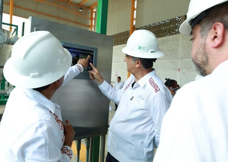 Gobernador constata avance de planta de combustibles alternativos en Altamira