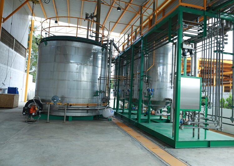 Gobernador constata avance de planta de combustibles alternativos en Altamira