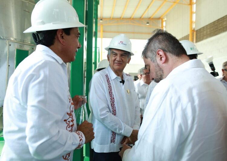 Gobernador constata avance de planta de combustibles alternativos en Altamira