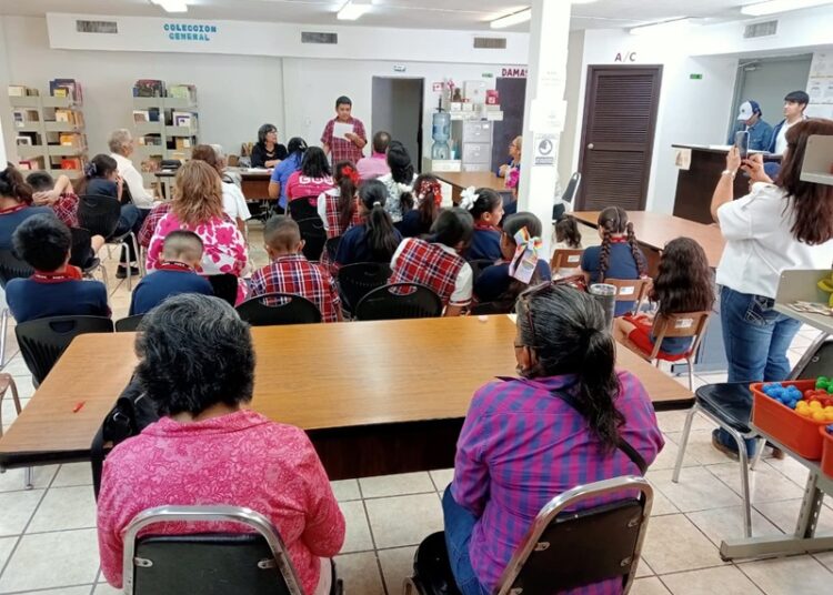 Gobierno promueve a escritoras locales en las bibliotecas durante el 8M