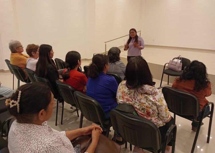 Gobierno promueve a escritoras locales en las bibliotecas durante el 8M