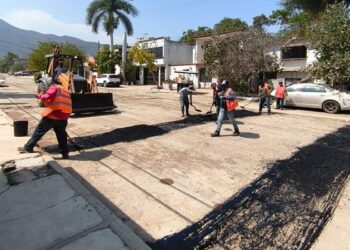 Lleva Municipio programa de bacheo a toda la ciudad