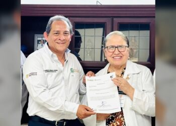 Entrega de nombramiento como nueva directora del Hospital Infantil de Tamaulipas