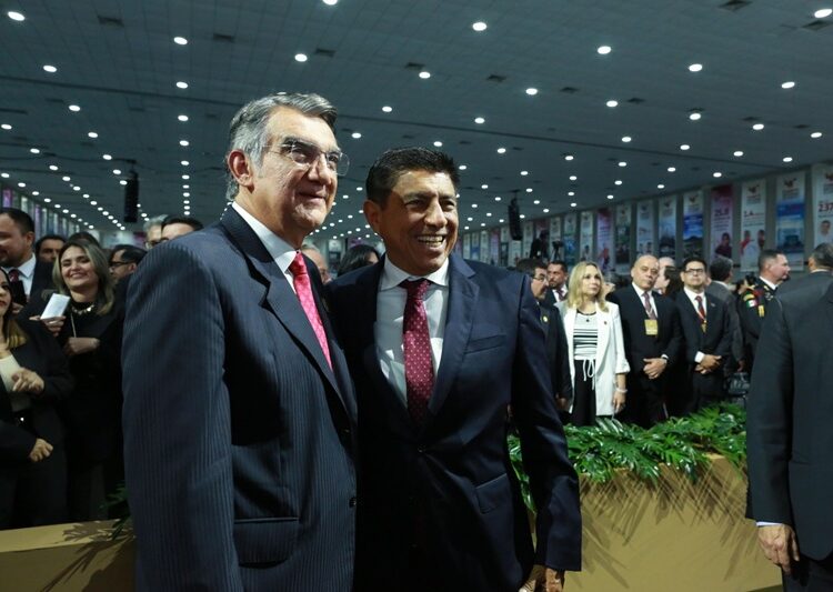 “No a las oligarquías”: AVA en su IV Informe