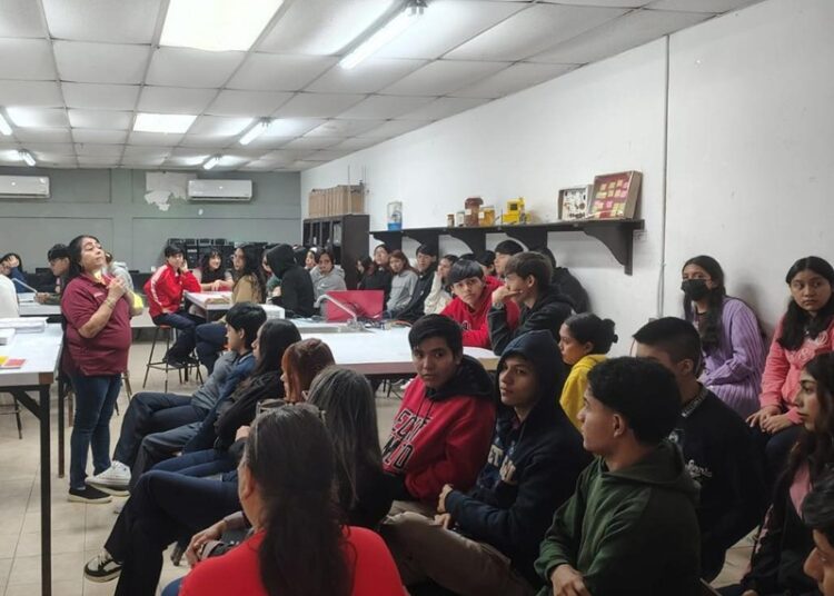 Orienta COMAPA Altamira a alumnos sobre el cuidado del agua y del medio ambiente