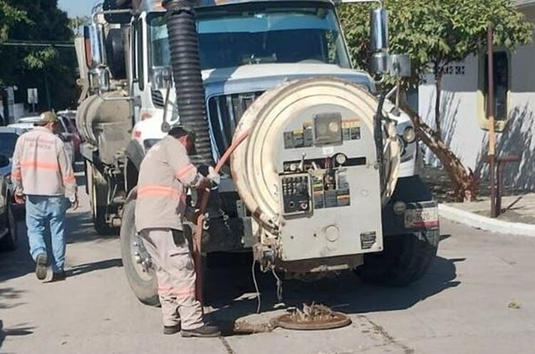 Proporciona COMAPA Altamira mantenimiento a líneas generales de drenaje