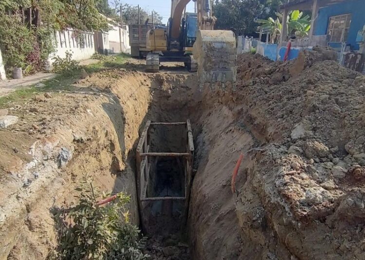 Realiza COMAPA Altamira reposición de colectores de drenaje