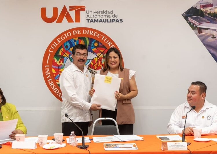 Reconoce rector la excelencia académica de egresados UAT en el EGEL