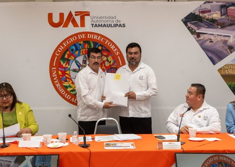 Reconoce rector la excelencia académica de egresados UAT en el EGEL