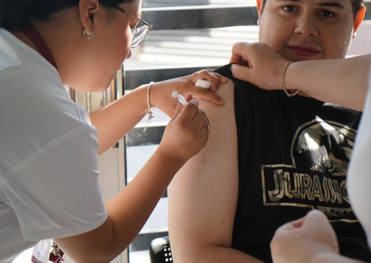 Refuerzan protección de la niñez en el Centro de Autismo del DIF NLD con jornada de vacunación