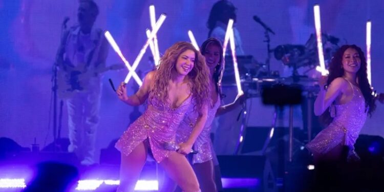 Shakira hace historia en el Zócalo de la CDMX