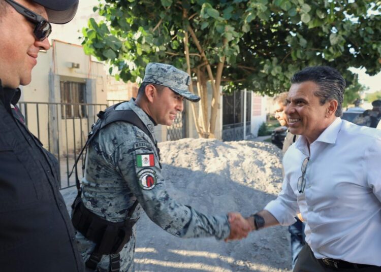 Lalo Gattás atiende con mandos de seguridad, reportes ciudadanos.