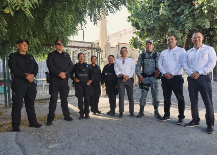 Lalo Gattás atiende con mandos de seguridad, reportes ciudadanos.