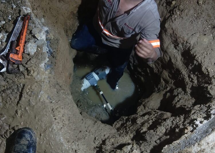 Acelera COMAPA Altamira la reparación de fugas de agua