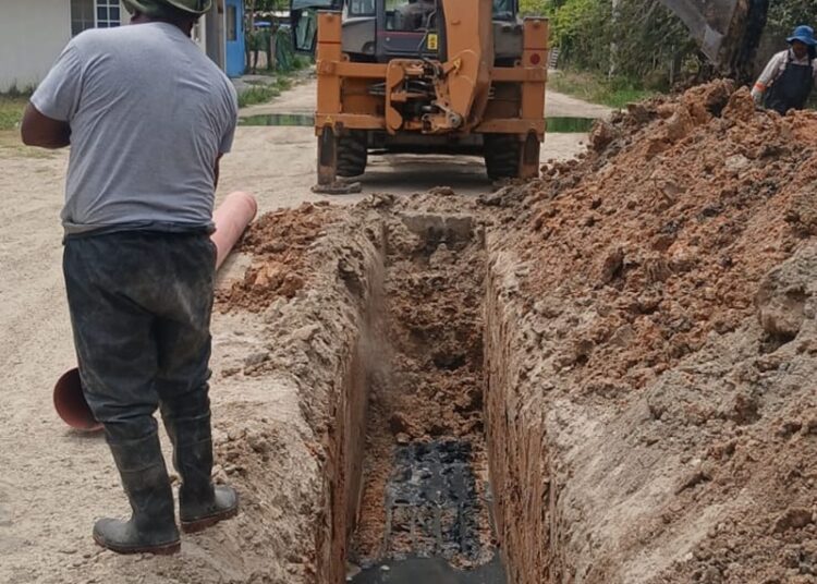 Arregla COMAPA Altamira hundimientos de calles