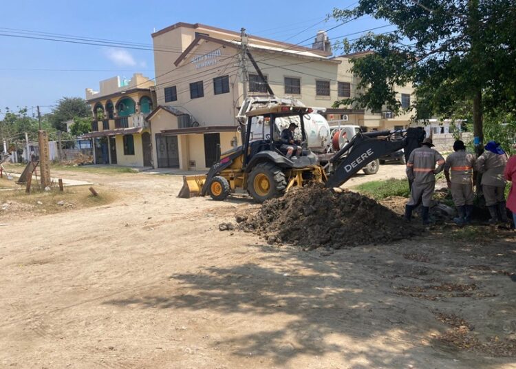 Arregla COMAPA Altamira hundimientos de calles