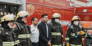 Alcalde de Matamoros anuncia incremento salarial del 30% a bomberos
