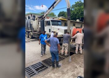 COMAPA Altamira apoya en labores de limpieza de drenes