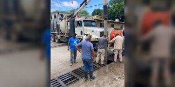COMAPA Altamira apoya en labores de limpieza de drenes