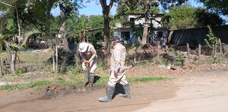 COMAPA Altamira repara fugas de agua en la zona rural