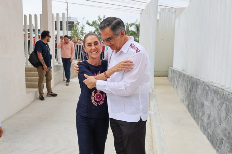 La alcaldesa de Miquihuana no asiste a los Honores a la Bandera