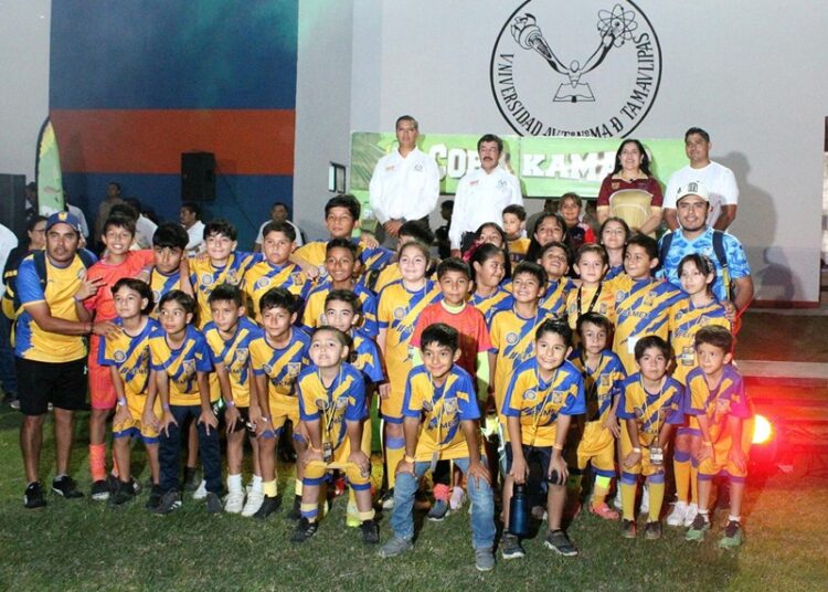 Con gran éxito inaugura Dámaso Anaya el estatal de la Copa Kama’s de fútbol