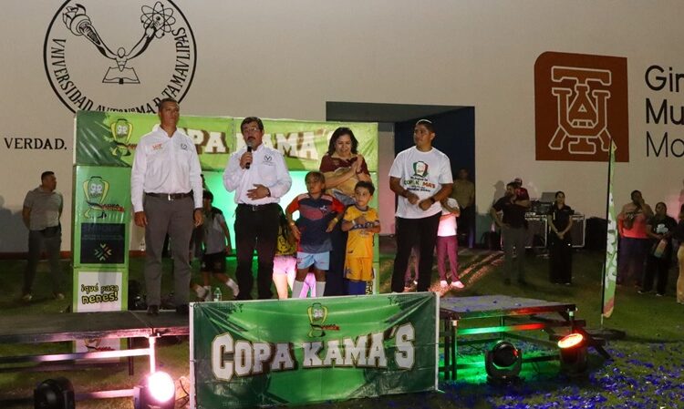 Con gran éxito inaugura Dámaso Anaya el estatal de la Copa Kama’s de fútbol