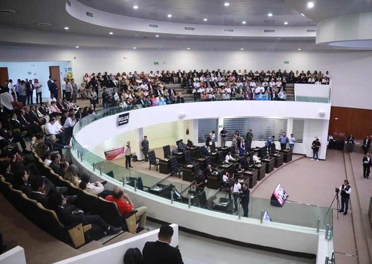 Consolida educación las bases para el bienestar con justicia social