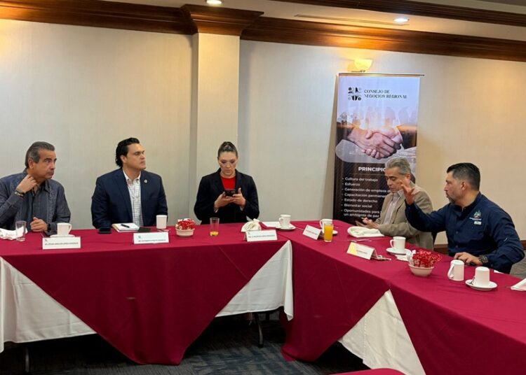 Dialoga HP con empresarios del ‘Consejo de Negocios Regional’