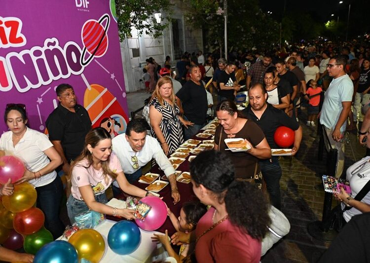 En familia, festejan Lalo y Lucy a la niñez victorense