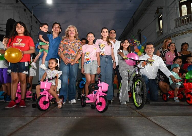 En familia, festejan Lalo y Lucy a la niñez victorense