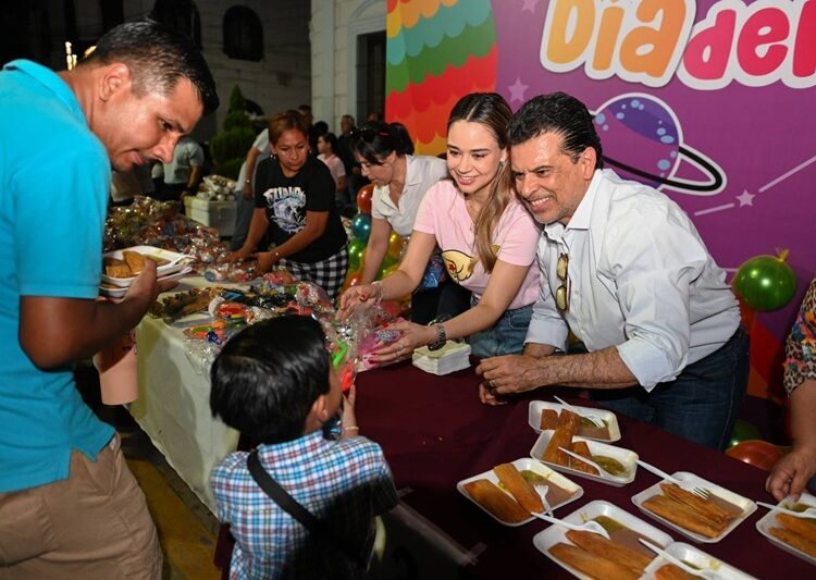 En familia, festejan Lalo y Lucy a la niñez victorense