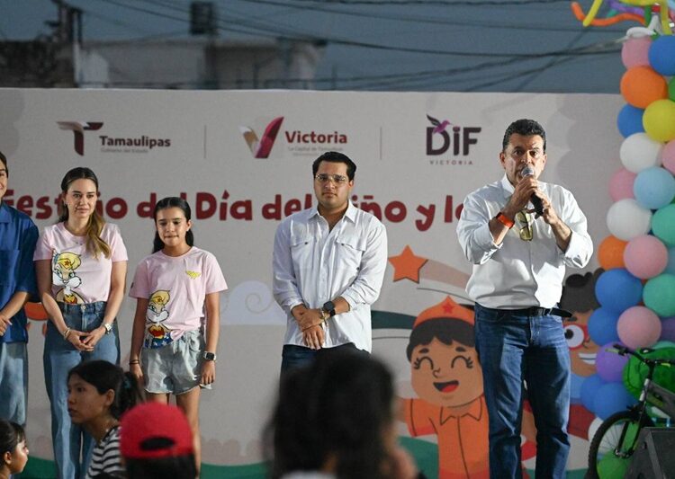 En familia, festejan Lalo y Lucy a la niñez victorense