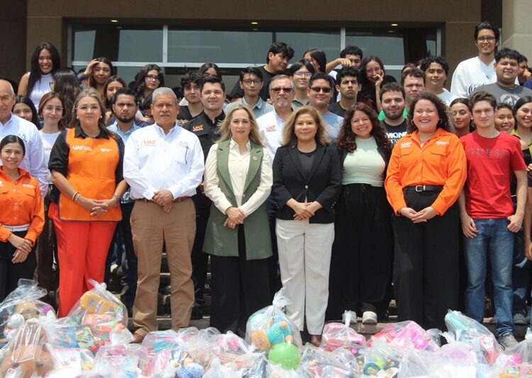 Entrega UAT juguetes a niñas y niños con la jornada “Alegrando Corazones”