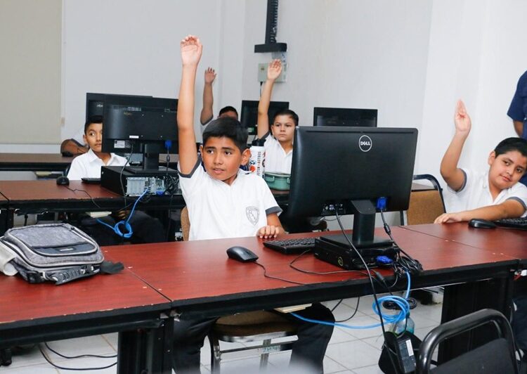 Fortalece SET habilidades digitales y tecnológicas en estudiantes de primaria