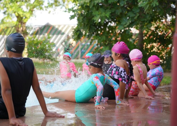 Gobierno de NLD abre inscripciones a ‘Cursos de Natación 2026’