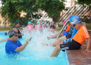 Gobierno de NLD abre inscripciones a ‘Cursos de Natación 2026’