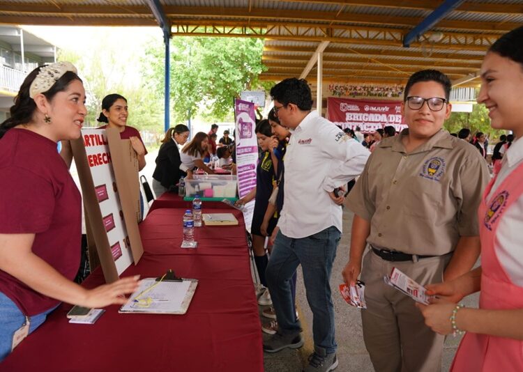 Gobierno de NLD acerca programas y atención a jóvenes a través de IMJUVE