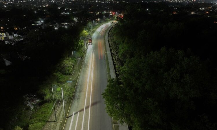 Inaugura alcalde nuevo circuito de alumbrado en boulevard Guadalupe Victoria