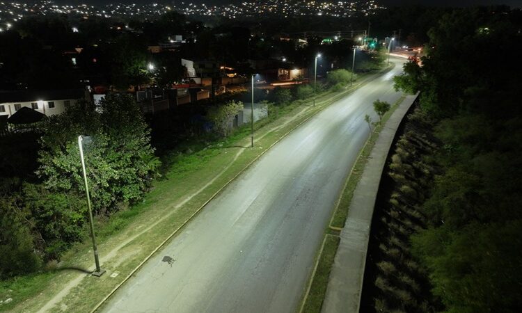 Inaugura alcalde nuevo circuito de alumbrado en boulevard Guadalupe Victoria