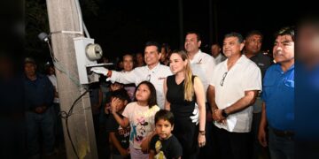 Inaugura alcalde nuevo circuito de alumbrado en boulevard Guadalupe Victoria