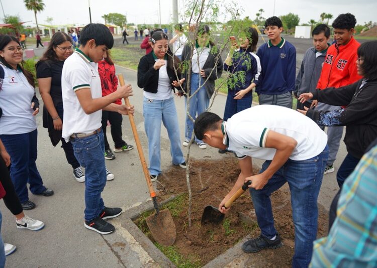 Jóvenes de NLD se suman a ‘Jornada Nacional de Tequios por la Tierra’