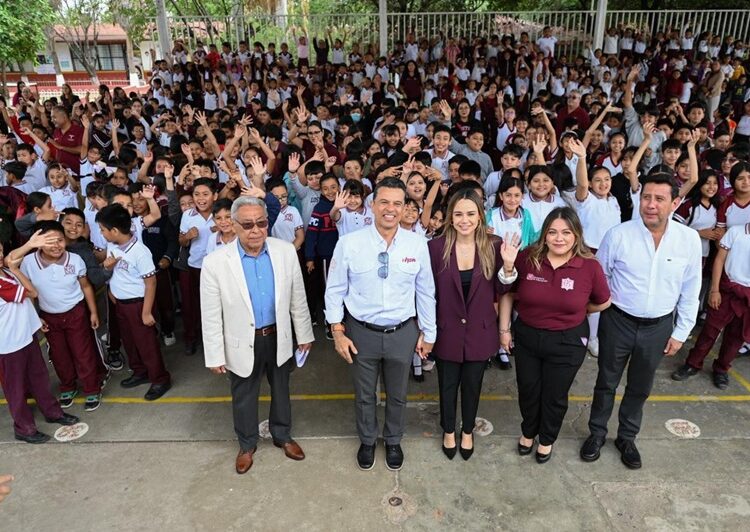 Lleva soluciones alcalde a escuela ‘Emilio Portes Gil’