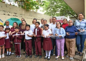 Lleva soluciones alcalde a escuela ‘Emilio Portes Gil’